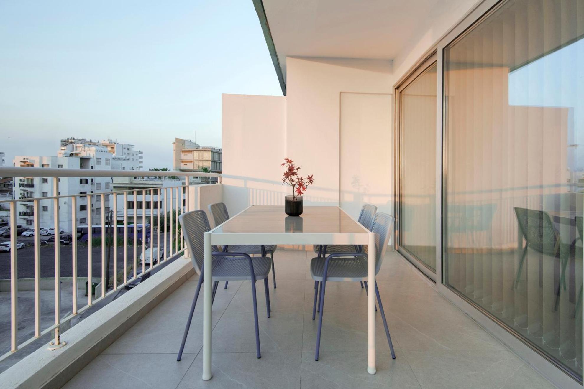 Amazing Two Bedroom Apartment ラルナカ エクステリア 写真